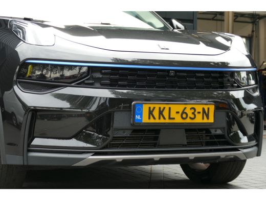 Lynk & Co 01 1.5 262PK PLUG-IN HYBRID AUTOMAAT / CAMERA V+A / PANO.DAK / KEYLESS / ELEKTR. ACHTERKLEP / 20" LM... ActivLease financial lease