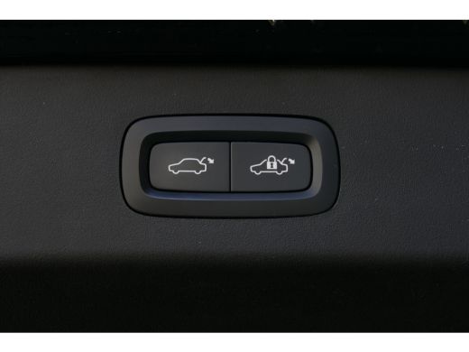 Lynk & Co 01 1.5 262PK PLUG-IN HYBRID AUTOMAAT / CAMERA V+A / PANO.DAK / KEYLESS / ELEKTR. ACHTERKLEP / 20" LM... ActivLease financial lease