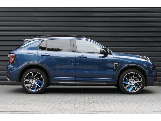 Lynk & Co 01 1.5 262PK PLUG-IN HYBRID AUTOMAAT / CAMERA V+A / PANO.DAK / KEYLESS / ELEKTR. ACHTERKLEP / 20" LM... ActivLease financial lease