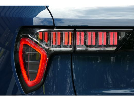 Lynk & Co 01 1.5 262PK PLUG-IN HYBRID AUTOMAAT / CAMERA V+A / PANO.DAK / KEYLESS / ELEKTR. ACHTERKLEP / 20" LM... ActivLease financial lease