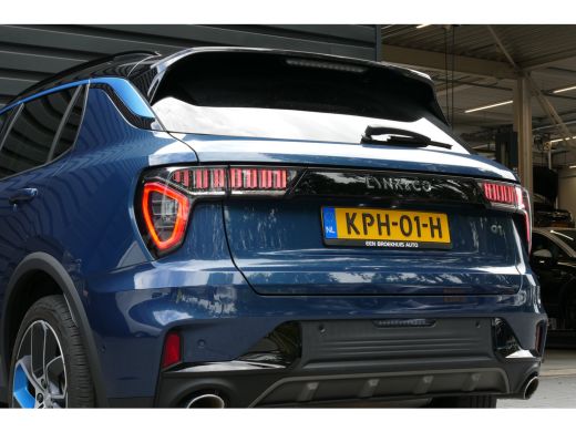 Lynk & Co 01 1.5 262PK PLUG-IN HYBRID AUTOMAAT / CAMERA V+A / PANO.DAK / KEYLESS / ELEKTR. ACHTERKLEP / 20" LM... ActivLease financial lease