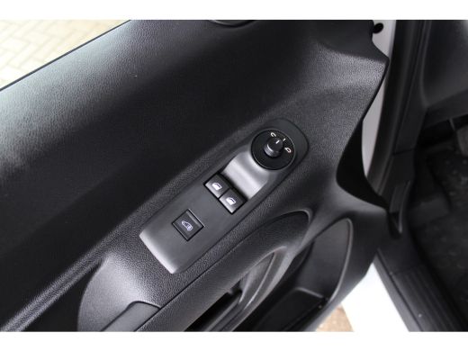 Opel Combo L2H1 130PK 3 Persoons 2 persoons bijrijdersbank | Airco Apple Carplay | Android auto ActivLease financial lease