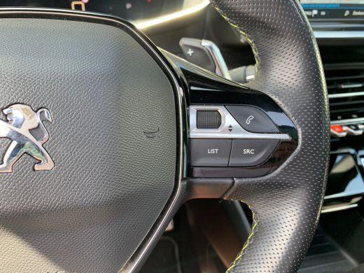 Peugeot 2008 1.2 PureTech GT Airco | Camera | Cruise Control | DAB | LED | LMV 17" | Navi | PDC V&A | Pano | T... ActivLease financial lease