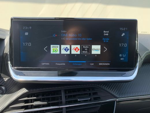 Peugeot 2008 1.2 PureTech GT Airco | Camera | Cruise Control | DAB | LED | LMV 17" | Navi | PDC V&A | Pano | T... ActivLease financial lease