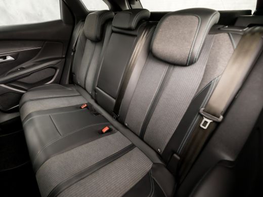 Peugeot 3008 1.6 HYbrid 225 Allure Sport 225Pk Automaat (APPLE CARPLAY, GROOT NAVI, 360 CAMERA, LEDER, KEYLESS... ActivLease financial lease