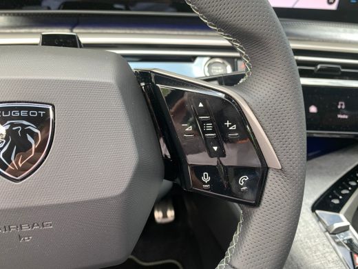 Peugeot e-3008 GT Exclusive 210 73 kWh 360 Camera | 11kW lader | Focal-Audio | Elektrische Stoelen | Keyless | L... ActivLease financial lease