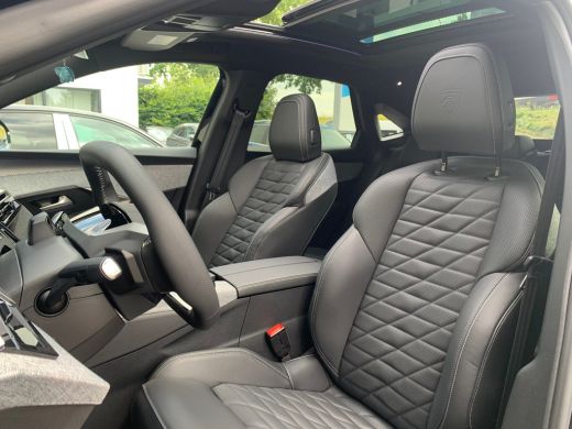 Peugeot e-3008 GT Exclusive 210 73 kWh 360 Camera | 11kW lader | Focal-Audio | Elektrische Stoelen | Keyless | L... ActivLease financial lease