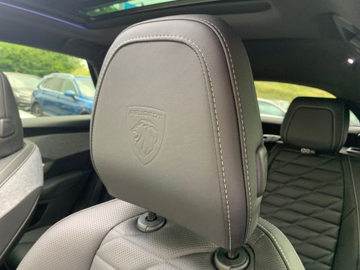 Peugeot e-3008 GT Exclusive 210 73 kWh 360 Camera | 11kW lader | Focal-Audio | Elektrische Stoelen | Keyless | L... ActivLease financial lease
