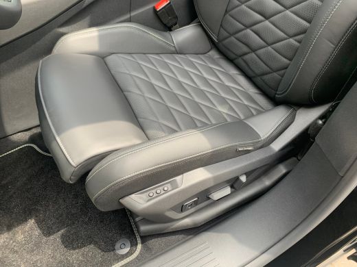 Peugeot e-3008 GT Exclusive 210 73 kWh 360 Camera | 11kW lader | Focal-Audio | Elektrische Stoelen | Keyless | L... ActivLease financial lease