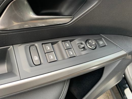 Peugeot e-3008 GT Exclusive 210 73 kWh 360 Camera | 11kW lader | Focal-Audio | Elektrische Stoelen | Keyless | L... ActivLease financial lease