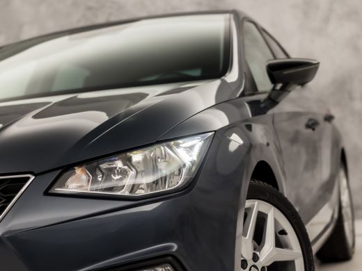 Seat Ibiza 1.0 TSI FR Intense Sport (APPLE CARPLAY, GROOT NAVI, CLIMATE, CAMERA, SPORTSTOELEN, MODE KNOP, GE... ActivLease financial lease