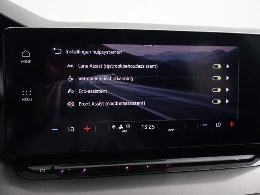 Skoda Octavia Combi 1.0 TSI RACE BLUE + WEGKL. TREKHAAK | VIRTUAL COCKPIT | APPLE CARPLAY | NAVIGATIE | LED ActivLease financial lease