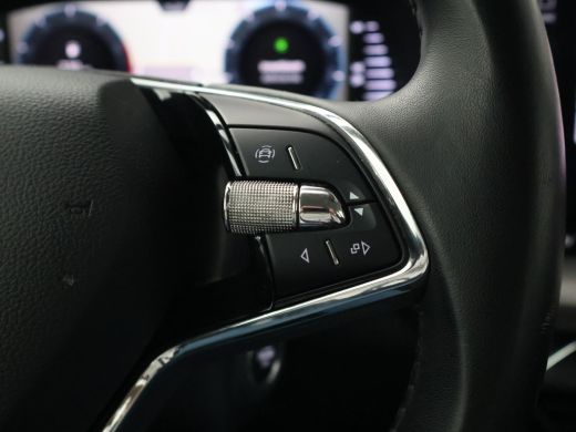 Skoda Octavia Combi 1.0 TSI RACE BLUE + WEGKL. TREKHAAK | VIRTUAL COCKPIT | APPLE CARPLAY | NAVIGATIE | LED ActivLease financial lease