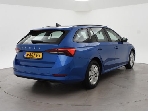 Skoda Octavia Combi 1.0 TSI RACE BLUE + WEGKL. TREKHAAK | VIRTUAL COCKPIT | APPLE CARPLAY | NAVIGATIE | LED ActivLease financial lease