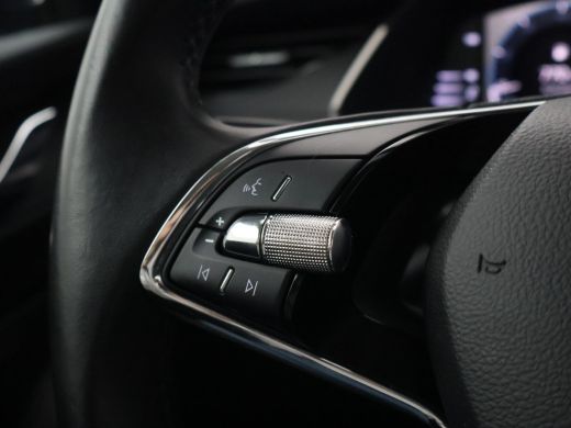 Skoda Octavia Combi 1.0 TSI RACE BLUE + WEGKL. TREKHAAK | VIRTUAL COCKPIT | APPLE CARPLAY | NAVIGATIE | LED ActivLease financial lease