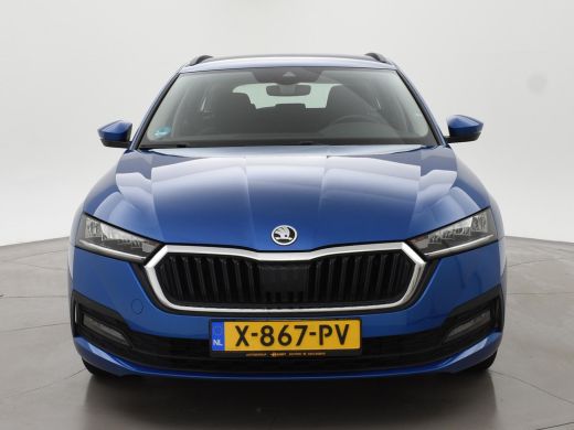 Skoda Octavia Combi 1.0 TSI RACE BLUE + WEGKL. TREKHAAK | VIRTUAL COCKPIT | APPLE CARPLAY | NAVIGATIE | LED ActivLease financial lease