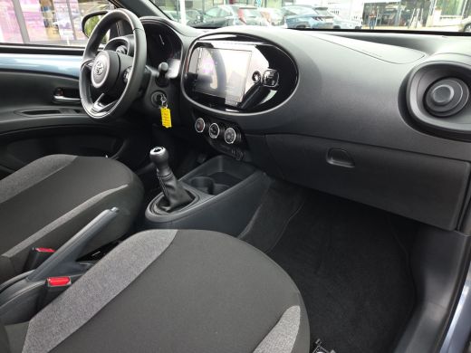 Toyota Aygo 1.0 VVT-i MT Play | Apple CarPlay | Parkeercamera | Rijklaar incl. garantie | ActivLease financial lease
