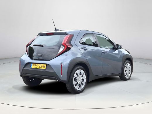Toyota Aygo 1.0 VVT-i MT Play | Apple CarPlay | Parkeercamera | Rijklaar incl. garantie | ActivLease financial lease