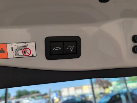 Toyota C-HR 2.0 Plug-in Hybrid 220 GR SPORT | 360 graden camera | Navigatie | CarPlay ActivLease financial lease