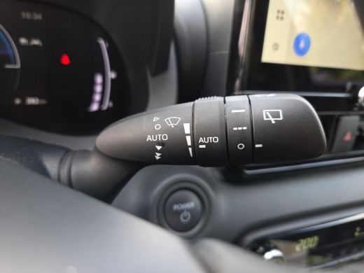 Toyota Yaris 1.5 Hybrid 115 Dynamic | Stoel/Stuur verw. | Parkeersens. | Blindspot | Rijklaar incl. garantie | ActivLease financial lease