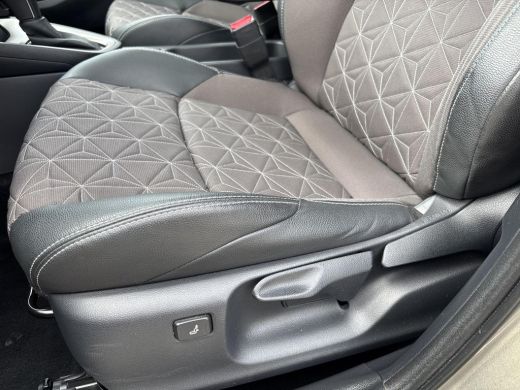 Toyota Yaris Cross 1.5 Hybrid Executive | JBL Audio | HUD | Elektrisch bedienbare achterklep | ActivLease financial lease