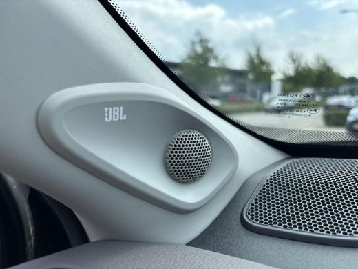 Toyota Yaris Cross 1.5 Hybrid Executive | JBL Audio | HUD | Elektrisch bedienbare achterklep | ActivLease financial lease