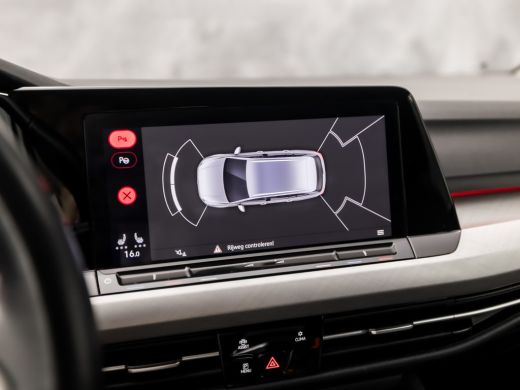 Volkswagen Golf Variant 1.0 TSI Life Sport (APPLE CARPLAY, GROOT NAVI, STUUR/STOELVERWARMING, MEMORY SEAT, GETINT... ActivLease financial lease