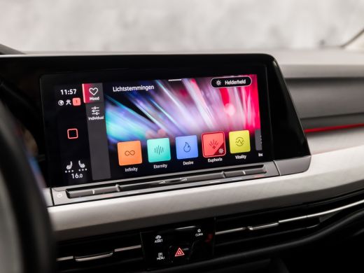 Volkswagen Golf Variant 1.0 TSI Life Sport (APPLE CARPLAY, GROOT NAVI, STUUR/STOELVERWARMING, MEMORY SEAT, GETINT... ActivLease financial lease