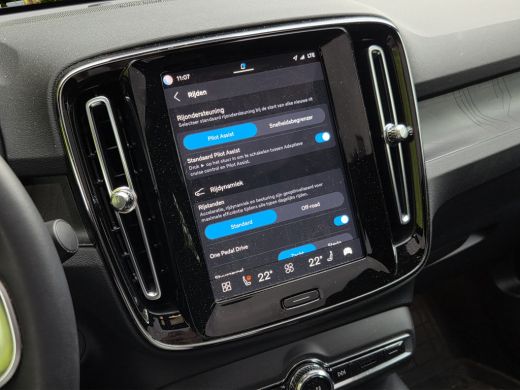 Volvo  C40 Recharge Single Motor Ultimate | 360&deg; Camera | Nubuck Bekleding | H&K Audio | All Season Banden |... ActivLease financial lease