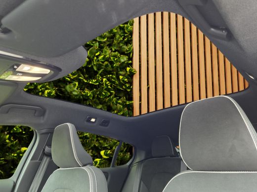 Volvo  C40 Recharge Single Motor Ultimate | 360&deg; Camera | Nubuck Bekleding | H&K Audio | All Season Banden |... ActivLease financial lease
