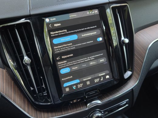 Volvo  XC60 2.0 T8 Plug-in hybrid AWD R-Design | Harman/Kardon | 360 Camera | Stoelventilatie | Pano | Memory ActivLease financial lease