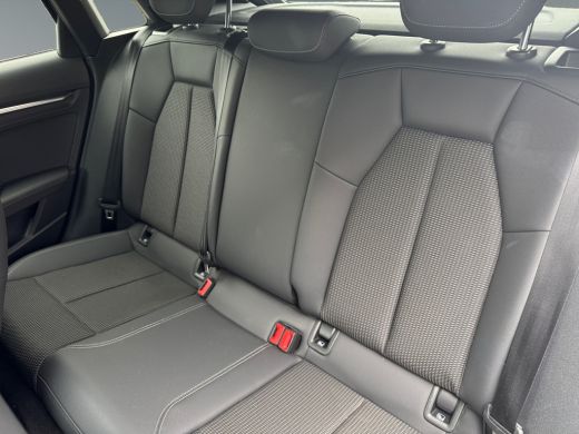 Audi A3 Sportback 35 150pk TFSI S edition Sonos premium 3D |  Audi drive select | Parkeersensoren voor & ... ActivLease financial lease