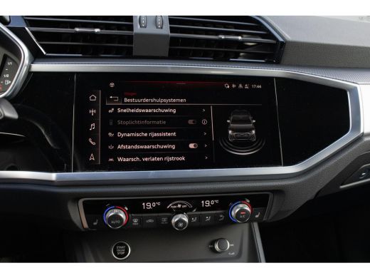 Audi Q3 35 TFSI Sline 20 INCH CAMERA MATRIX KEYLESS SFEER ActivLease financial lease