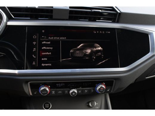 Audi Q3 35 TFSI Sline 20 INCH CAMERA MATRIX KEYLESS SFEER ActivLease financial lease