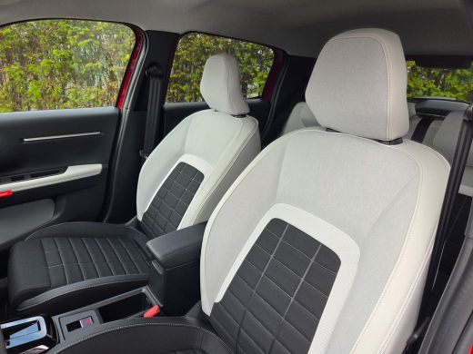 Citroën C3 Max 1.2 Hybrid VOORRAAD ACTIE | 8 JAAR GARANTIE | Achteruitrijcamera | Climate Control | Dagrijve... ActivLease financial lease
