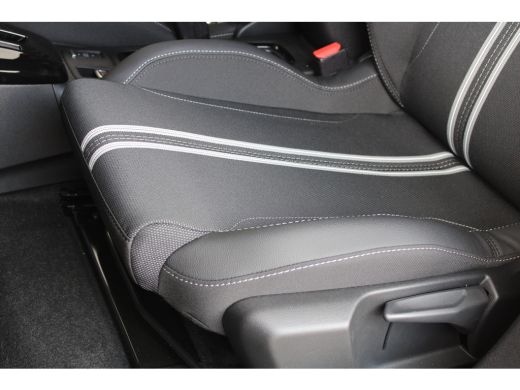 Opel Corsa GS | Tot 8 jaar garantie | LED Matrix verlichting | Dodehoek-detectie | Climate control | ActivLease financial lease