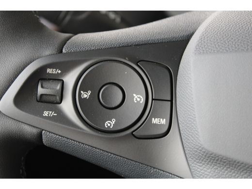 Opel Corsa GS | Tot 8 jaar garantie | LED Matrix verlichting | Dodehoek-detectie | Climate control | ActivLease financial lease