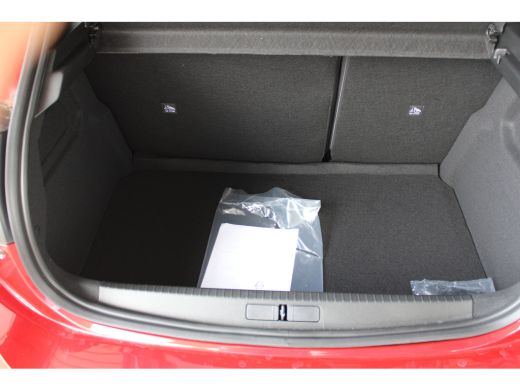 Opel Corsa GS | Tot 8 jaar garantie | LED Matrix verlichting | Dodehoek-detectie | Climate control | ActivLease financial lease