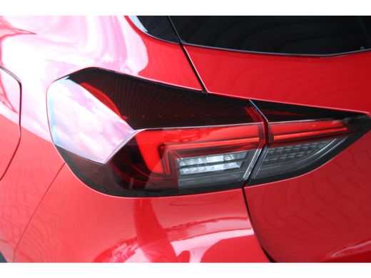 Opel Corsa GS | Tot 8 jaar garantie | LED Matrix verlichting | Dodehoek-detectie | Climate control | ActivLease financial lease
