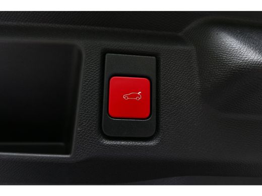 Opel Grandland EV 73KWH 213PK BUSINESS EDITION AUTOMAAT / CAMERA V+A / PANO.DAK / ELEKTR. ACHTERKLEP / KEYLESS /... ActivLease financial lease