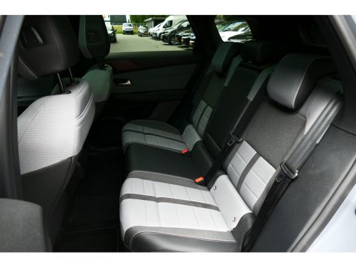 Opel Grandland EV 73KWH 213PK BUSINESS EDITION AUTOMAAT / CAMERA V+A / PANO.DAK / ELEKTR. ACHTERKLEP / KEYLESS /... ActivLease financial lease