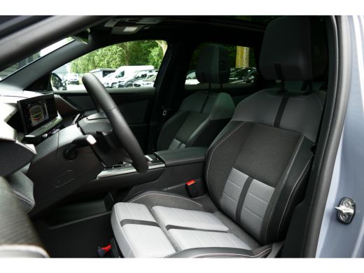 Opel Grandland EV 73KWH 213PK BUSINESS EDITION AUTOMAAT / CAMERA V+A / PANO.DAK / ELEKTR. ACHTERKLEP / KEYLESS /... ActivLease financial lease