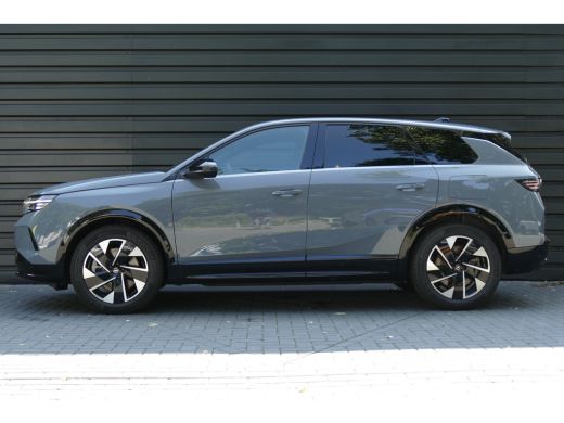 Opel Grandland EV 73KWH 213PK BUSINESS EDITION AUTOMAAT / CAMERA V+A / PANO.DAK / ELEKTR. ACHTERKLEP / KEYLESS /... ActivLease financial lease