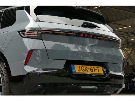 Opel Grandland EV 73KWH 213PK BUSINESS EDITION AUTOMAAT / CAMERA V+A / PANO.DAK / ELEKTR. ACHTERKLEP / KEYLESS /... ActivLease financial lease