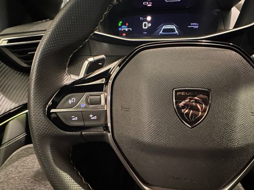 Peugeot 208 Hybrid 100 e-DCS6 GT Camera | Leder/Stof | Carplay | 17LMV | Dode hoek | Clima | Cruise | Carplay... ActivLease financial lease