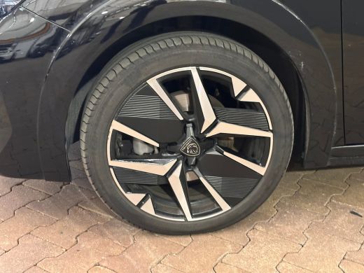 Peugeot 208 Hybrid 100 e-DCS6 GT Camera | Leder/Stof | Carplay | 17LMV | Dode hoek | Clima | Cruise | Carplay... ActivLease financial lease