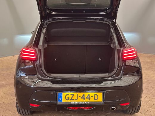 Peugeot 208 Hybrid 100 e-DCS6 GT Camera | Leder/Stof | Carplay | 17LMV | Dode hoek | Clima | Cruise | Carplay... ActivLease financial lease