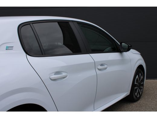 Peugeot e-208 EV Business 50 kWh | EV | Camera | Cruise control | Apple Carplay/Android Auto | Keyless | ActivLease financial lease