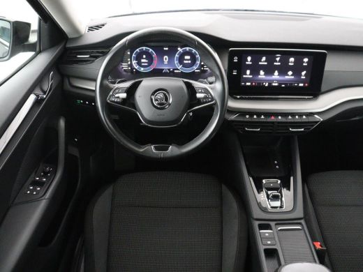Skoda Octavia Combi 1.0 e-TSI Business Edition | Cruise control | Park assist | Carplay | LED | Cruise control ... ActivLease financial lease