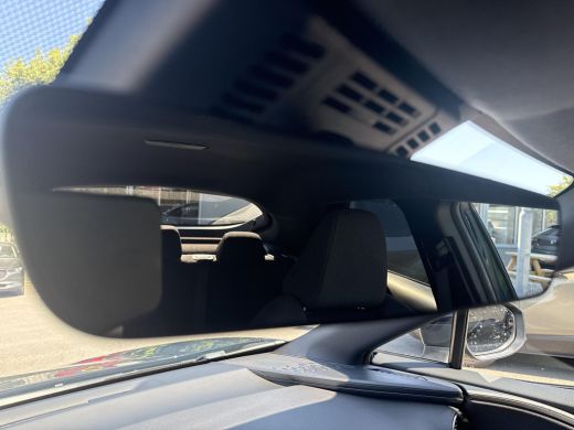 Toyota C-HR 1.8 Hybrid 140 Dynamic | Navigatie | Apple CarPlay/Android auto | Camera ActivLease financial lease